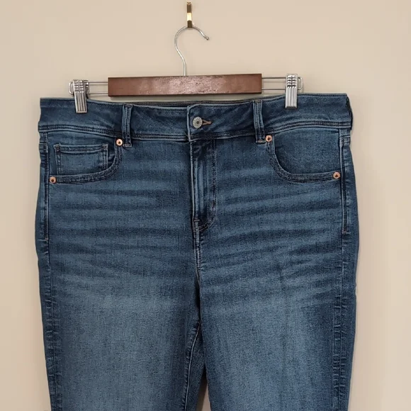 American Eagle Outfitters High Rise Blue Jeans - Picture 1 of 5